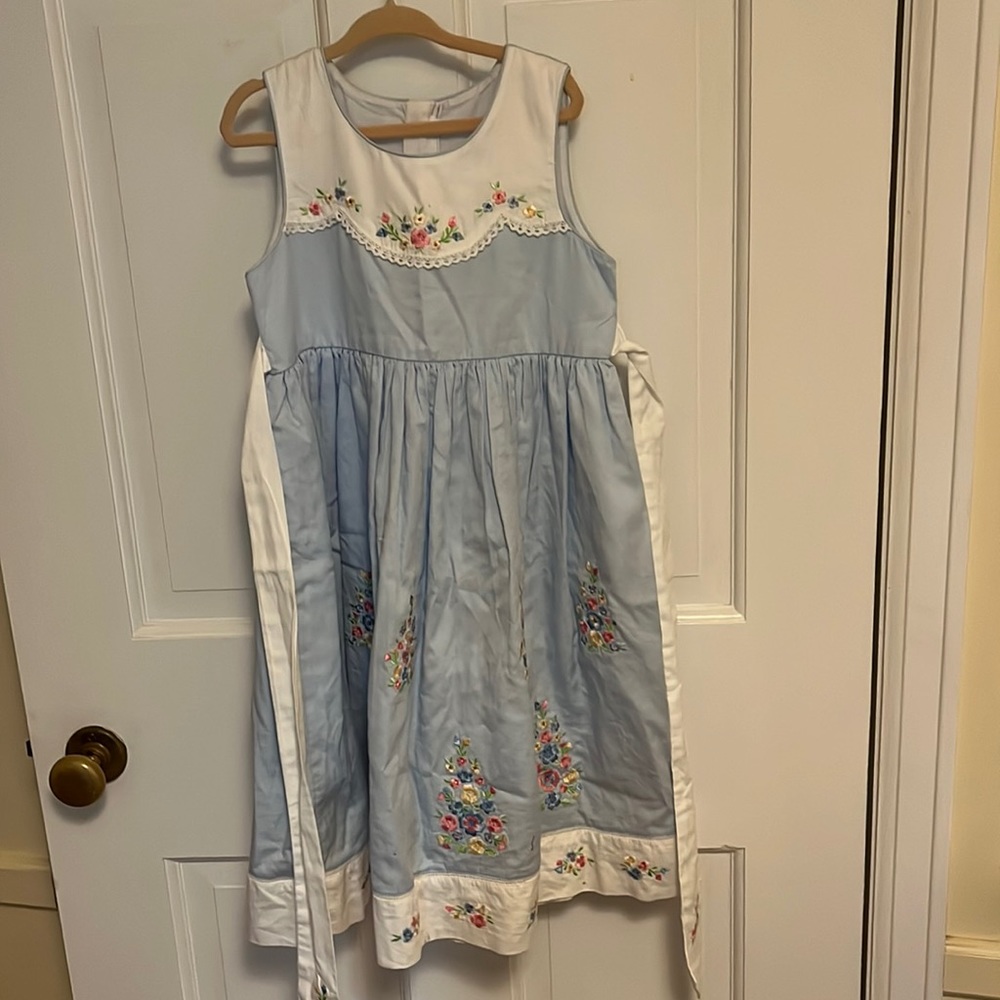 Embroidered girls dress